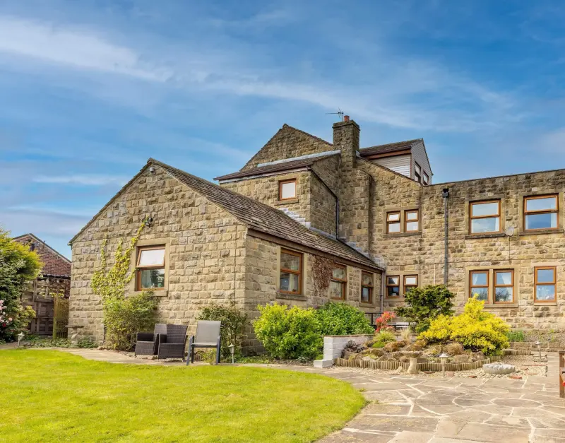Roberttown Care Home - Care Homes in Liversedge, England