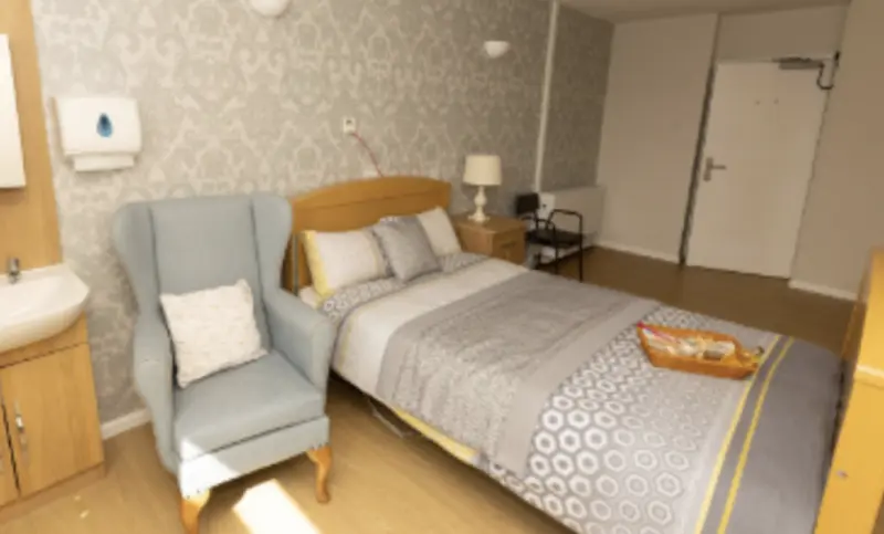 Longwood Grange Care Home - Care Homes in Huddersfield, England