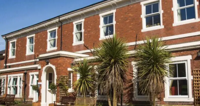 Hammerwich Hall Residential Home - Care Homes in Burntwood, England